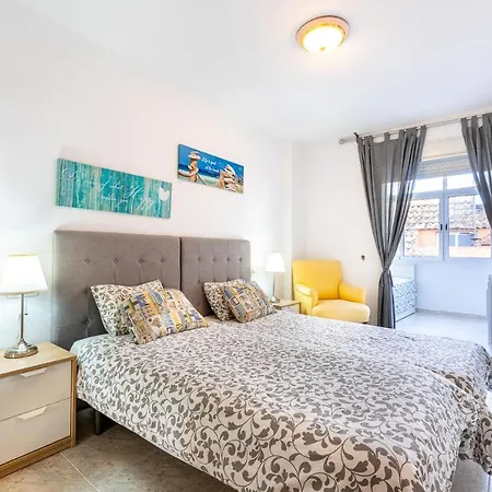 Maritimo - First Line Apartment